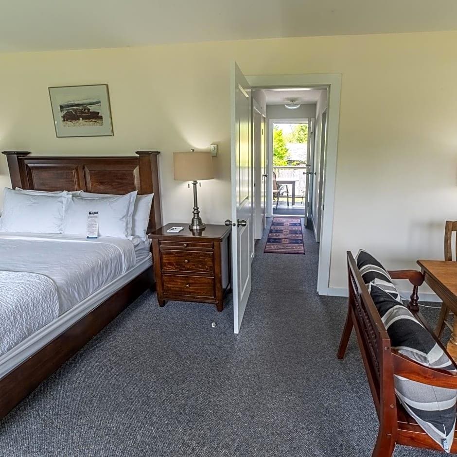 Tofino Harbourview Motel
