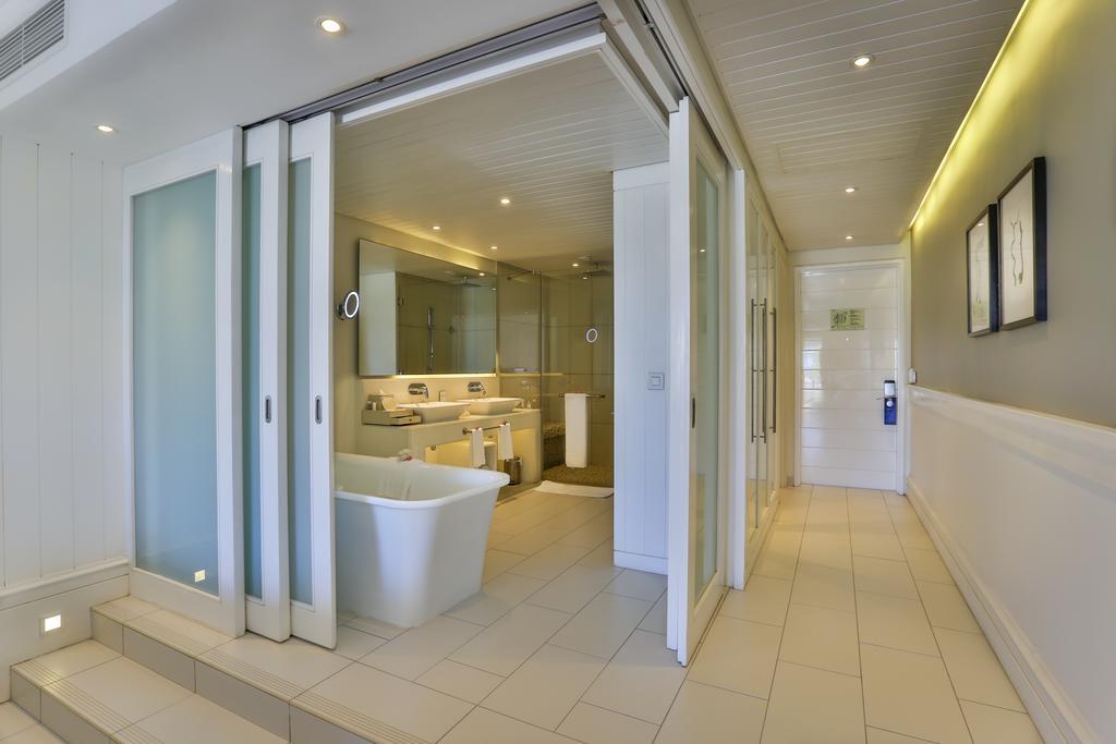 Radisson Blu Azuri Resort & Spa