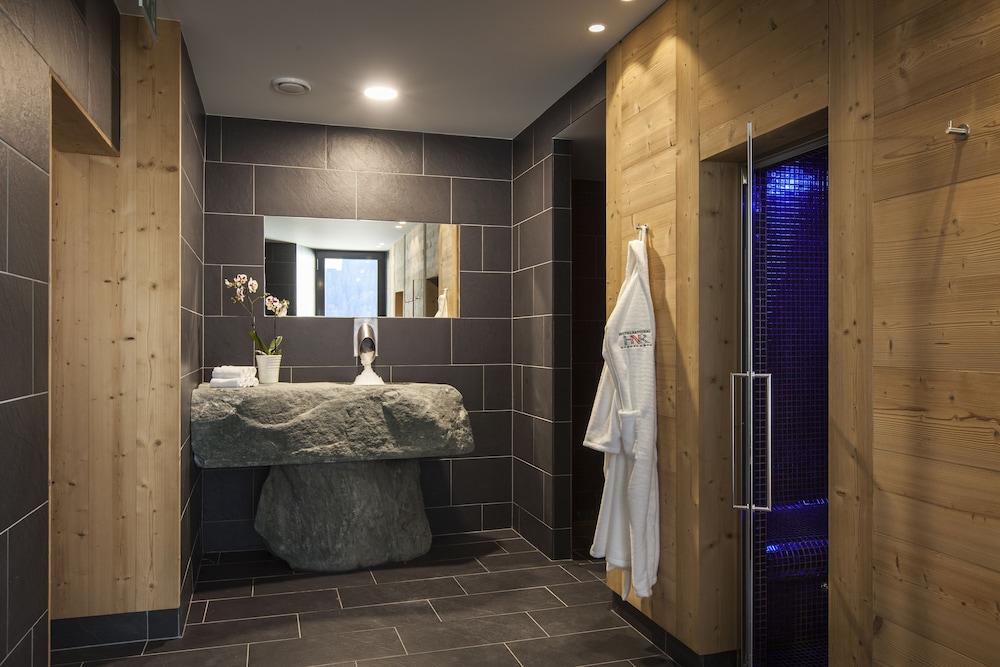 Hotel Le National Resort & Spa