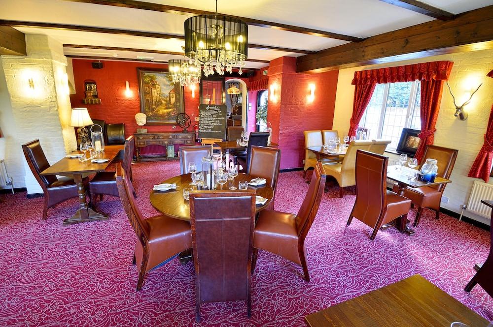 Roundabout Hotel