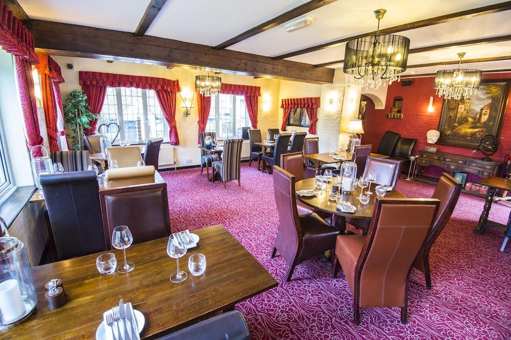 Roundabout Hotel