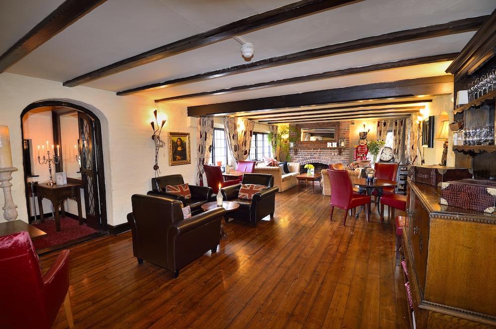 Roundabout Hotel