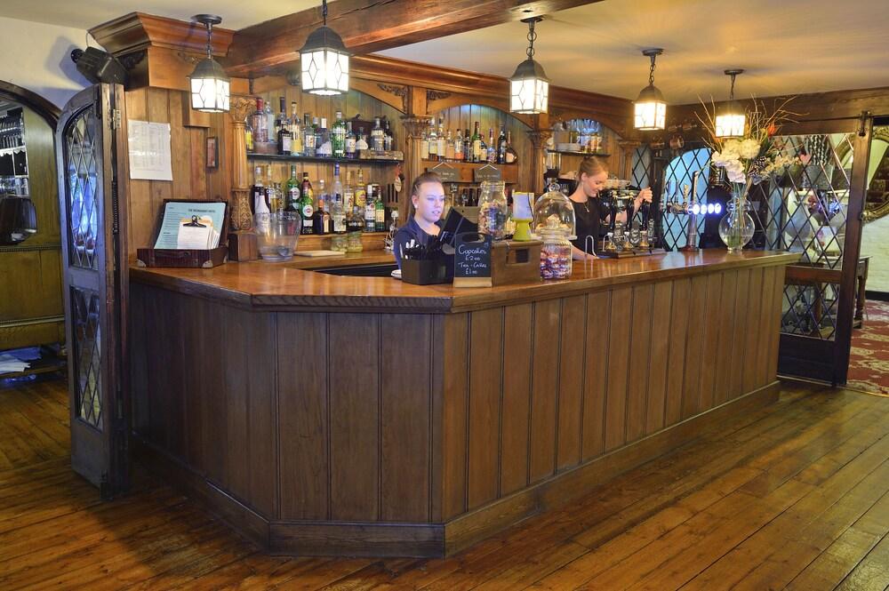 Roundabout Hotel