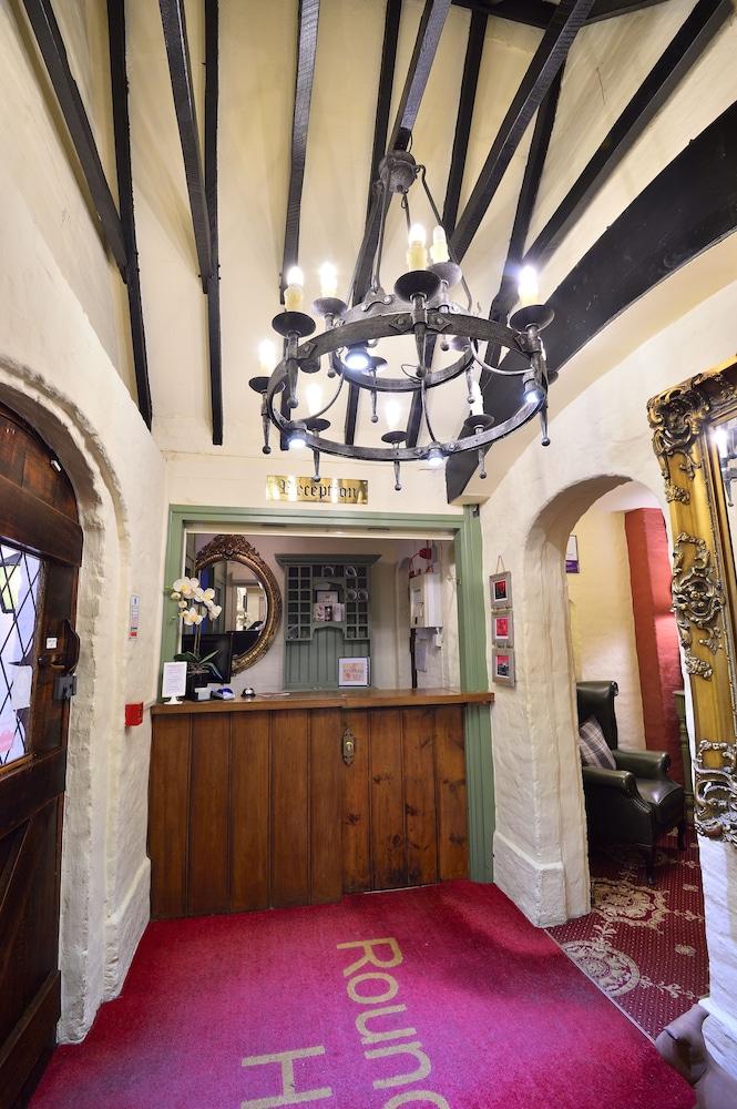 Roundabout Hotel