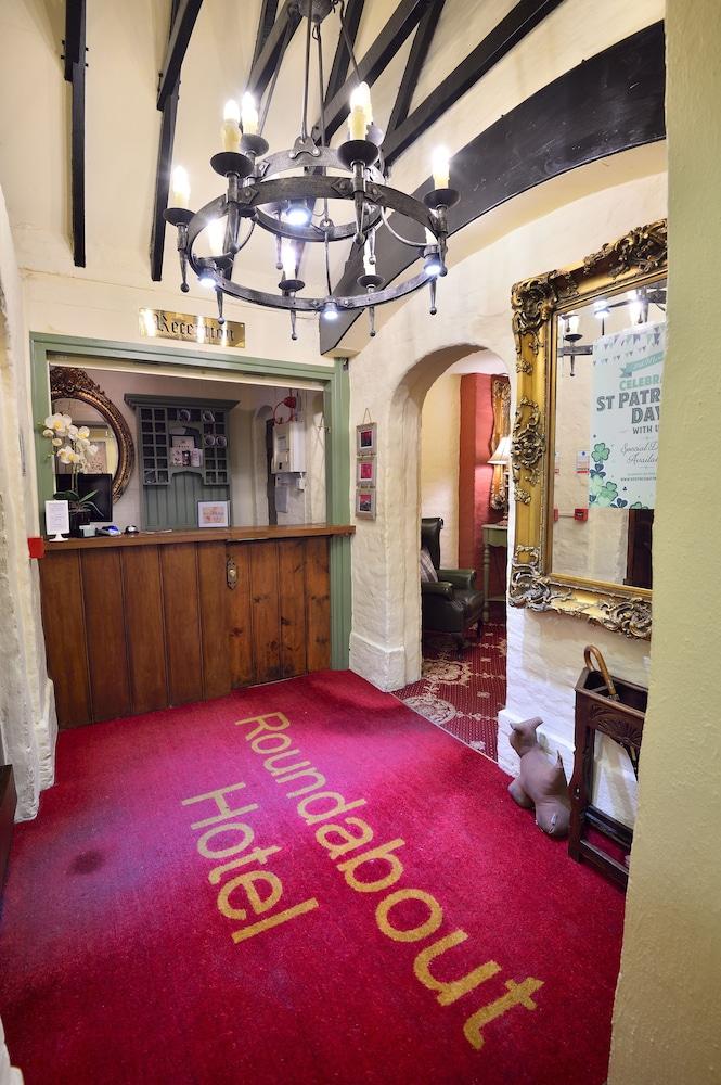 Roundabout Hotel