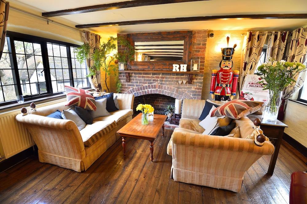 Roundabout Hotel