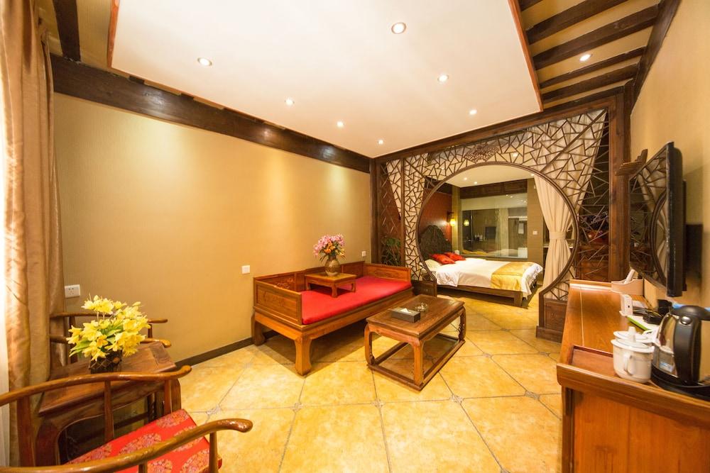 Lijiang He Mu Ju Inn Fairview Branch