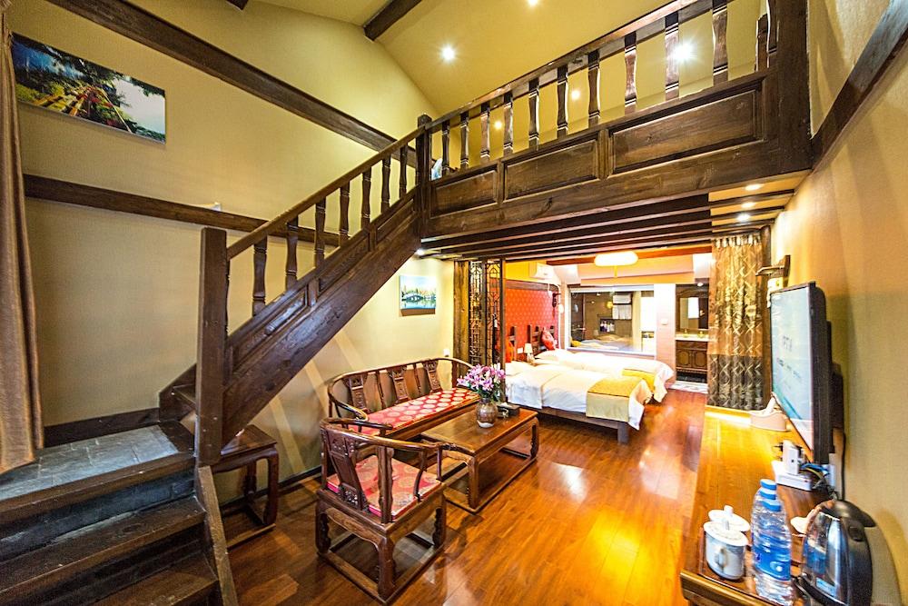 Lijiang He Mu Ju Inn Fairview Branch