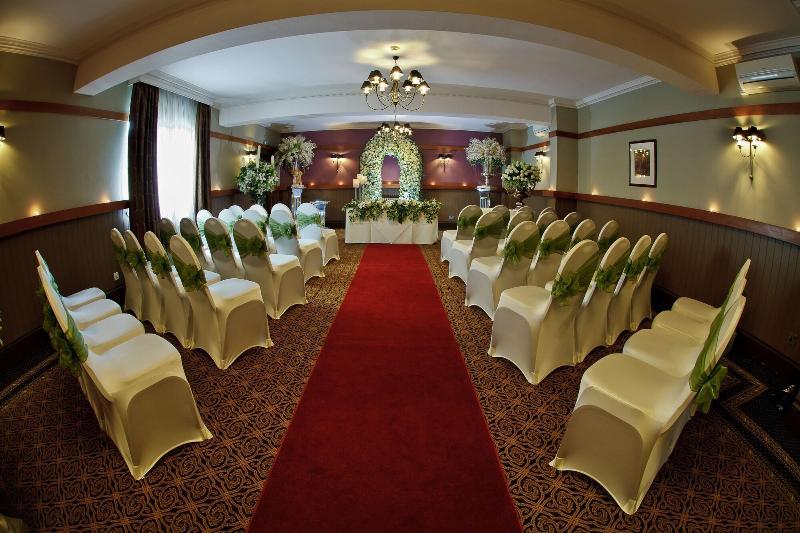 The Crown Hotel