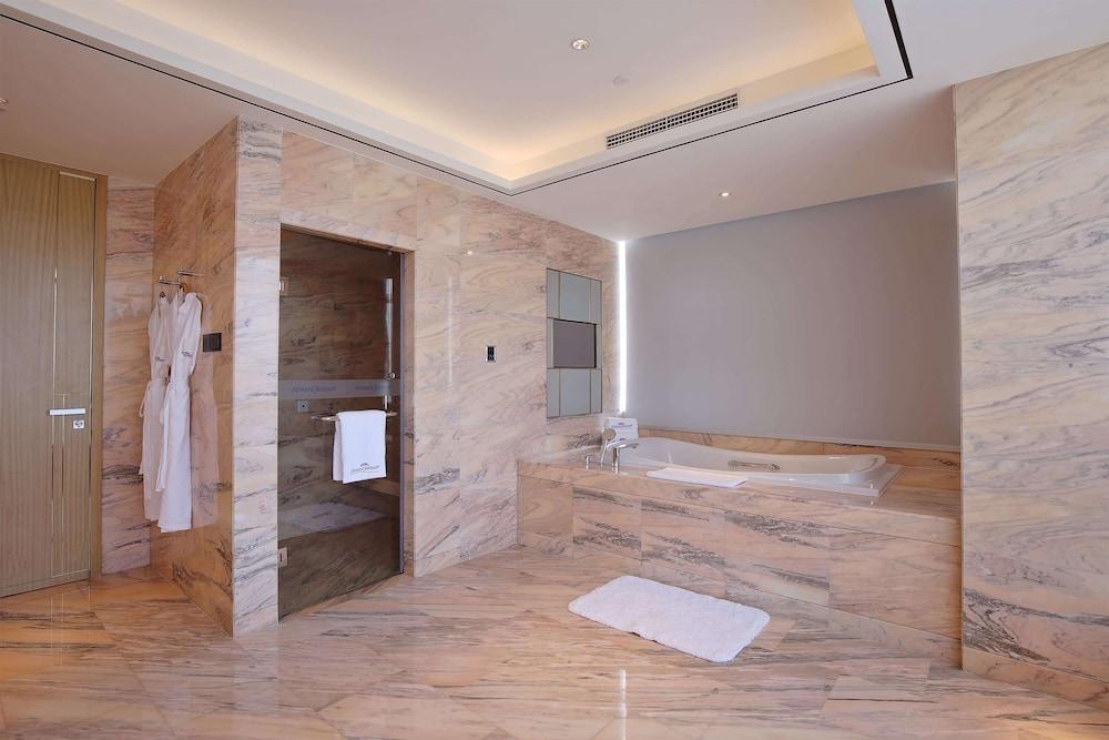 Howard Johnson by Wyndham Glory Plaza ChengHai