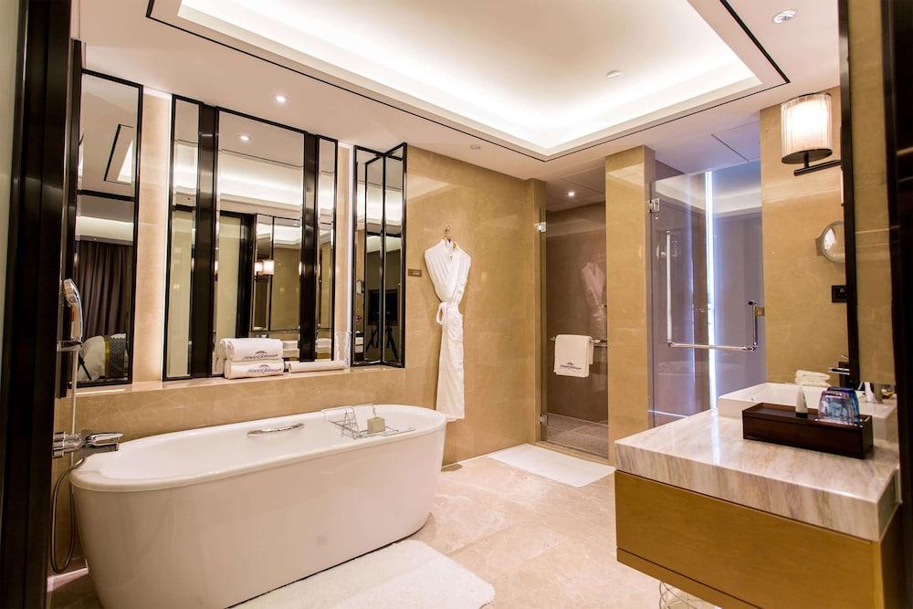 Howard Johnson by Wyndham Glory Plaza ChengHai