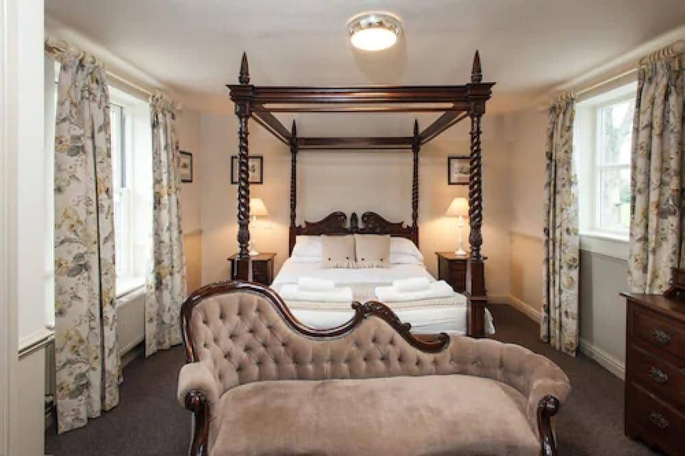 The George Inn