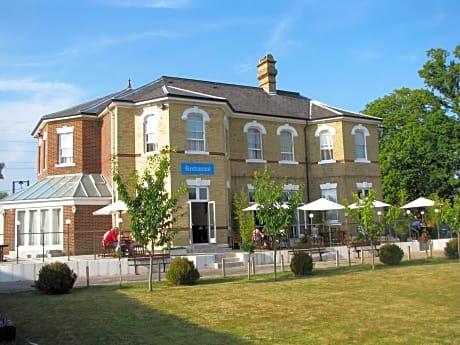 Cambridge Hotel Gatwick