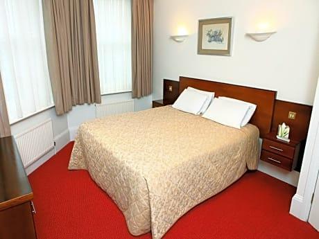 Cambridge Hotel Gatwick