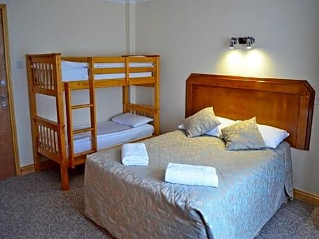 Cambridge Hotel Gatwick