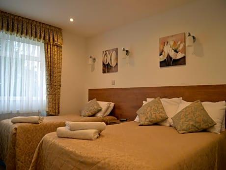 Cambridge Hotel Gatwick