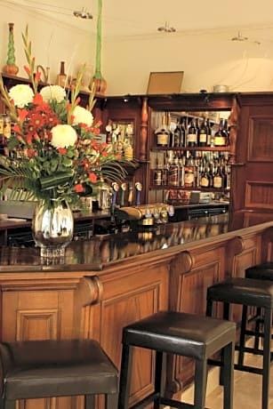 Cambridge Hotel Gatwick