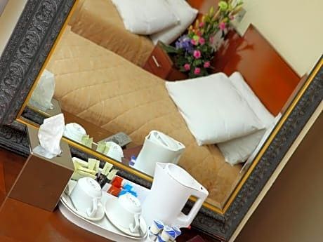 Cambridge Hotel Gatwick