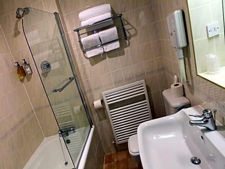 Cambridge Hotel Gatwick