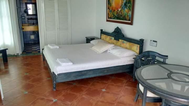 Tropical Inn