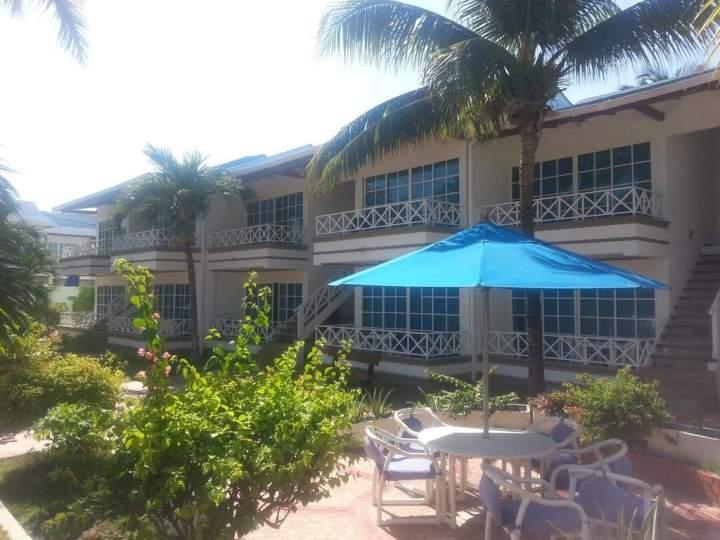 Tropical Inn