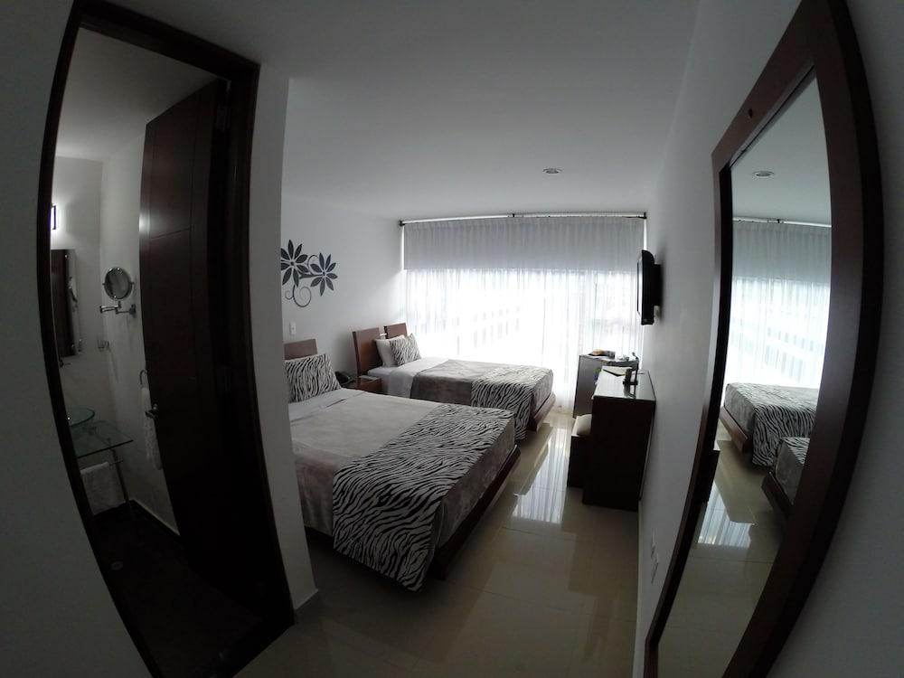 Cariongo Plaza Hotel