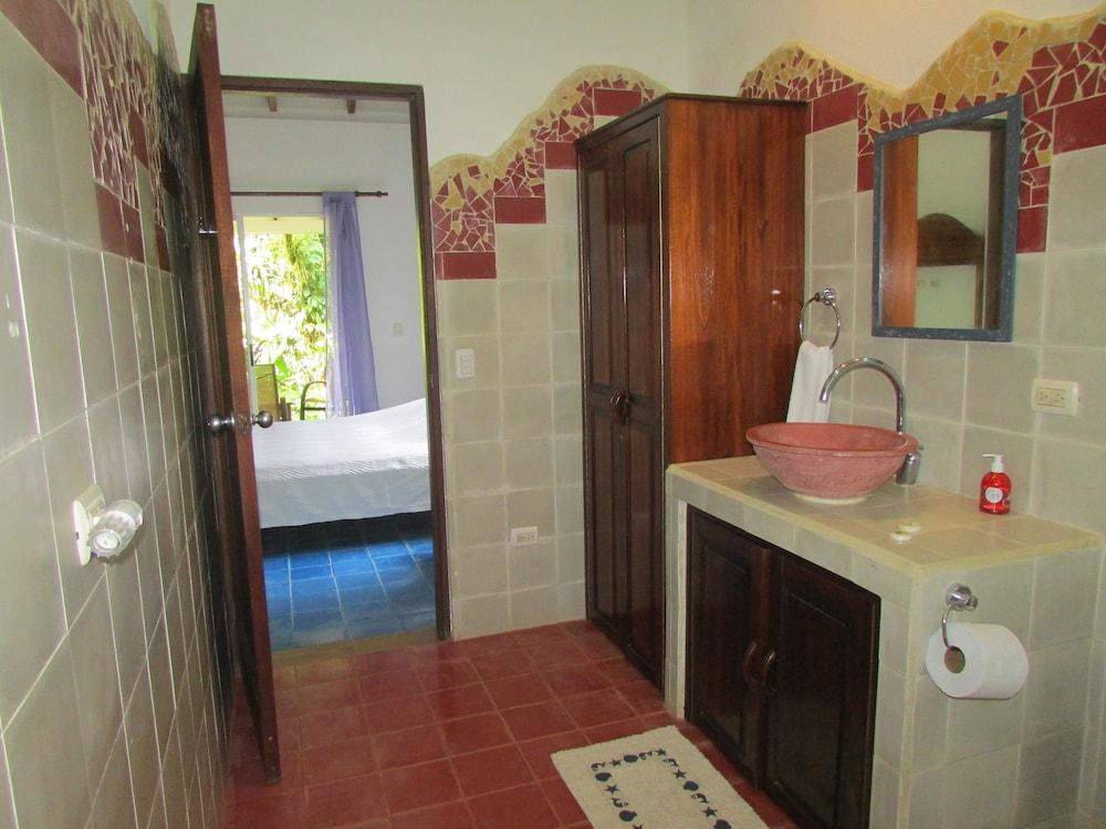 Portasol Rainforest and Ocean View Living