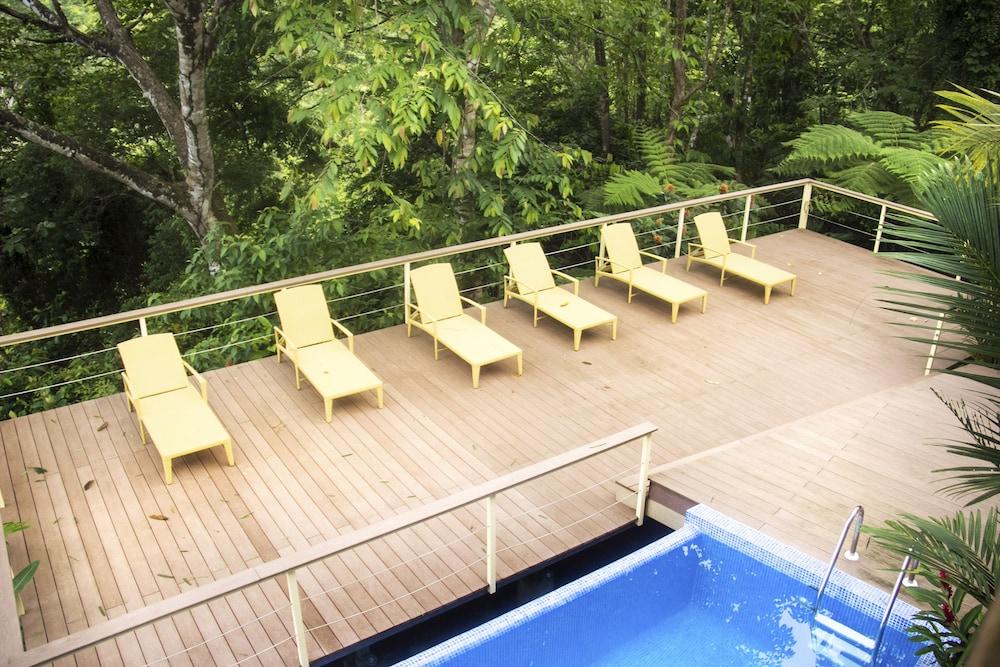Portasol Rainforest and Ocean View Living