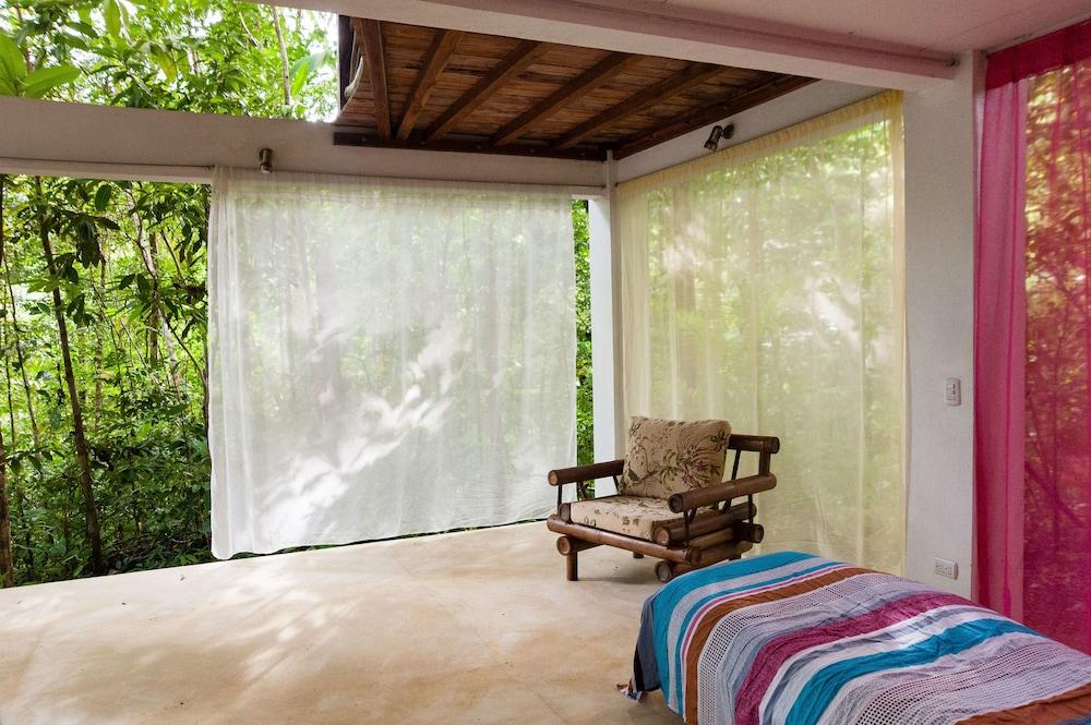 Portasol Rainforest and Ocean View Living