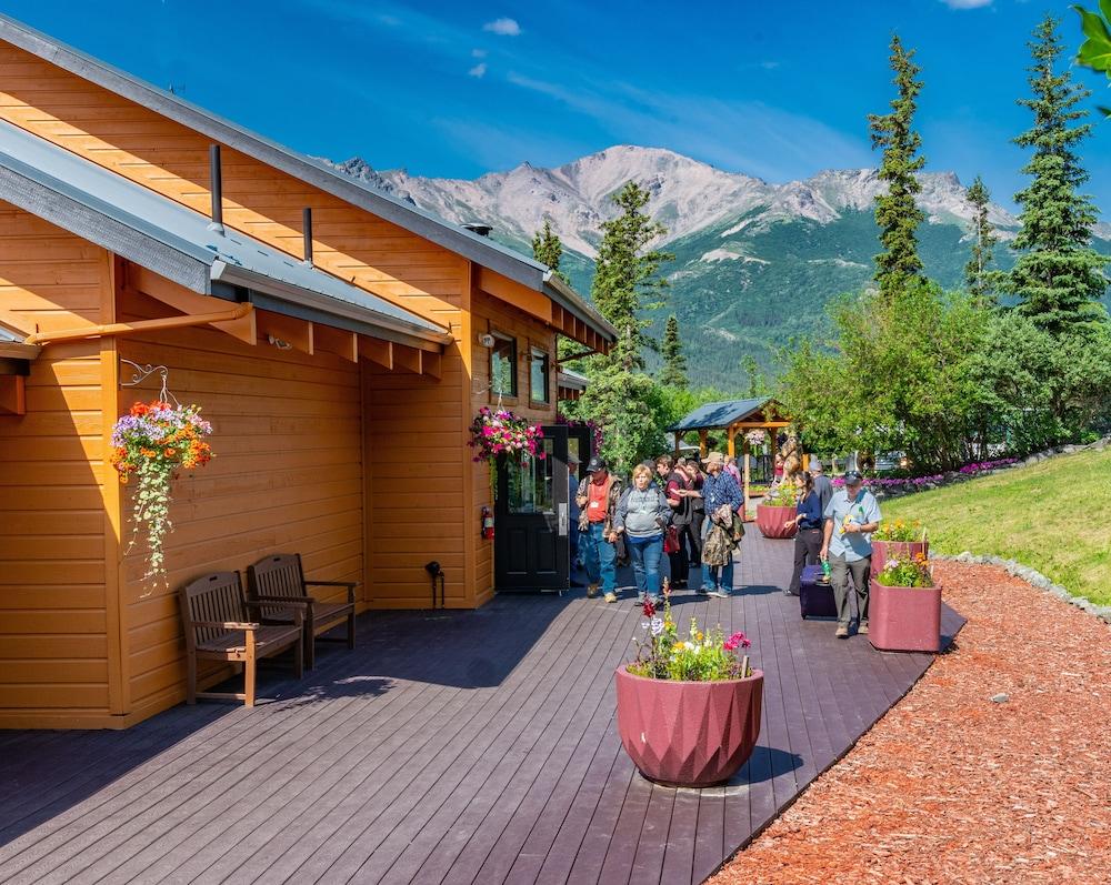 Denali Bluffs Hotel