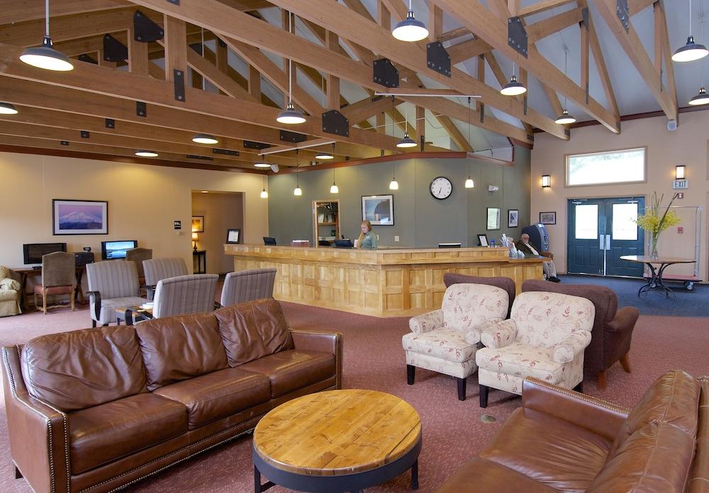 Denali Bluffs Hotel
