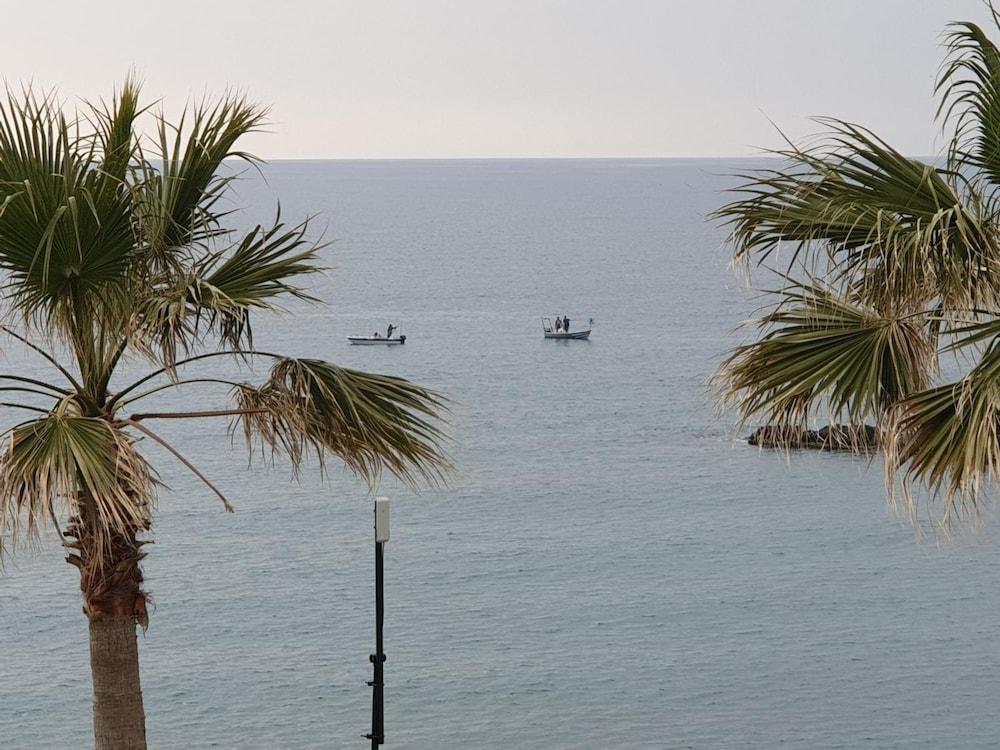 Sun Camero Beach Apartments