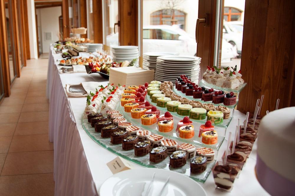 Hotel Lev