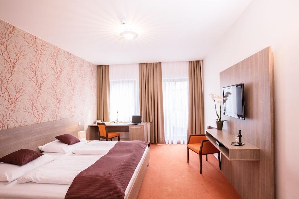 Hotel Lev