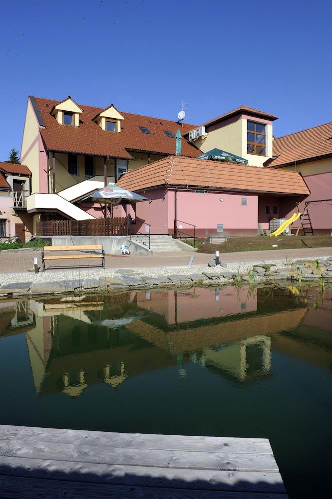 Wellness Penzion A Restaurace Zlobice