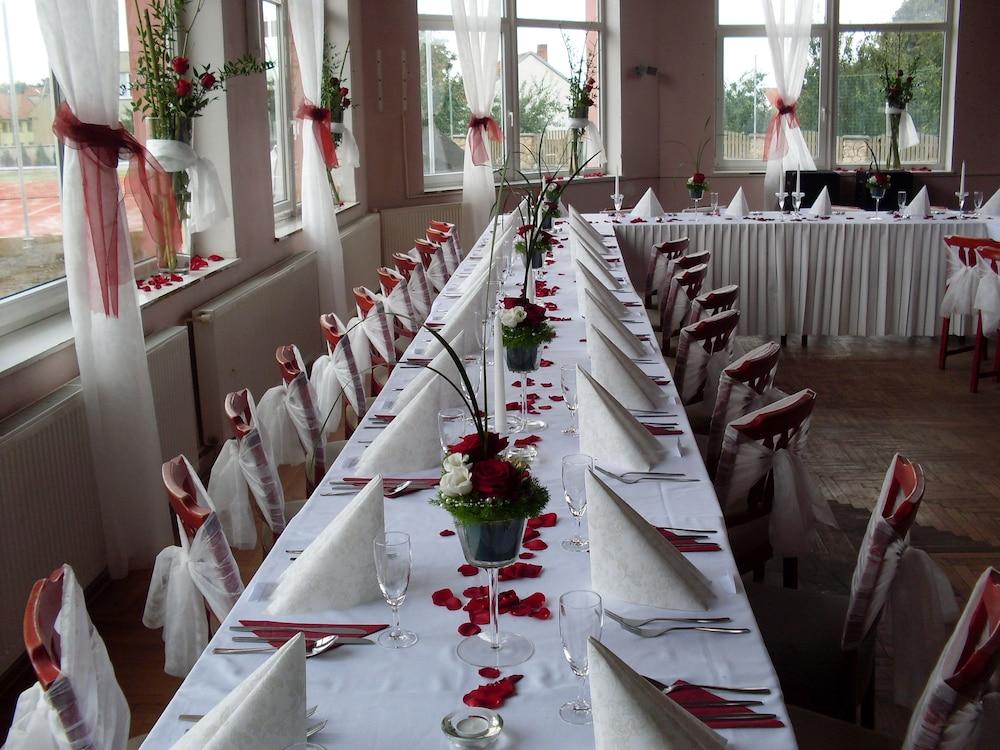 Wellness Penzion A Restaurace Zlobice