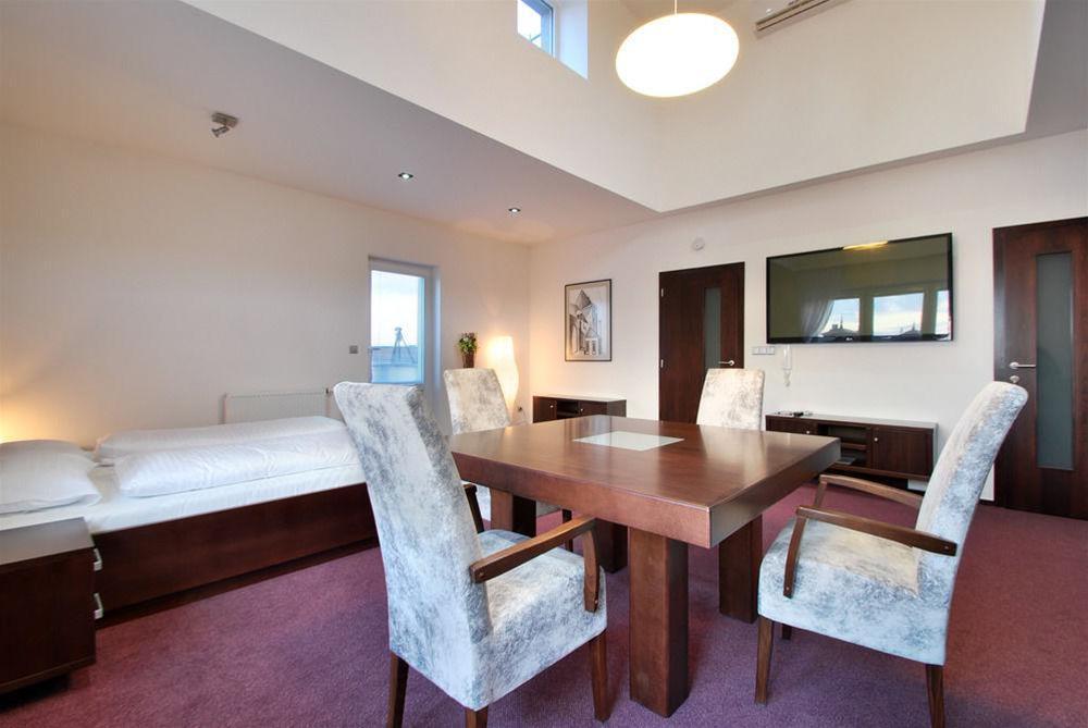 Hotel Pal c