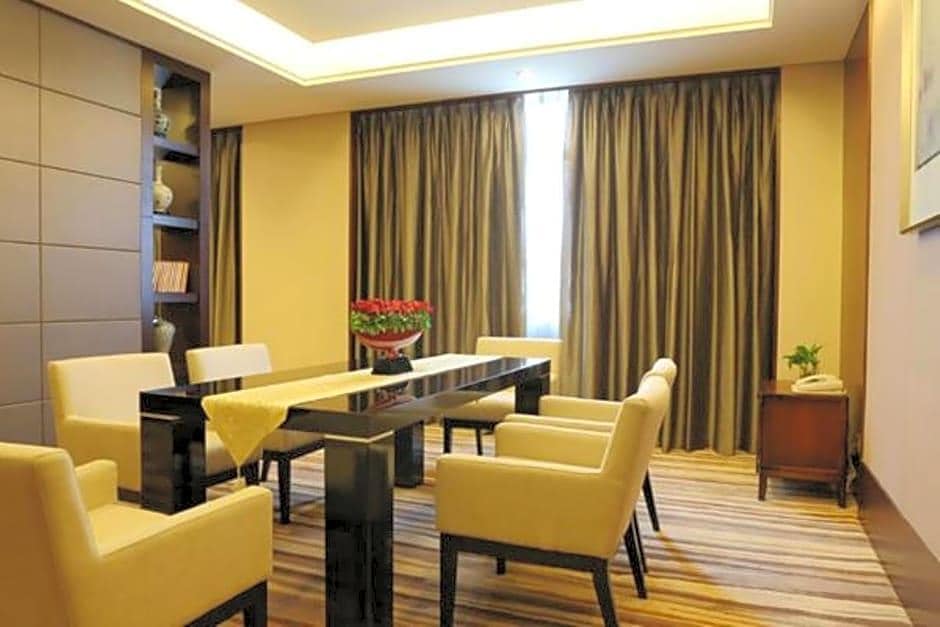 Ramada Suzhou Luzhi