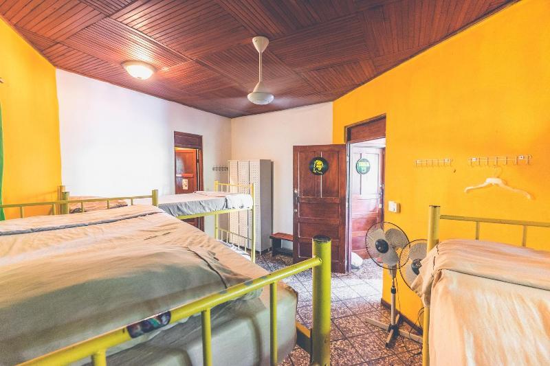 Pura Vida Hostel