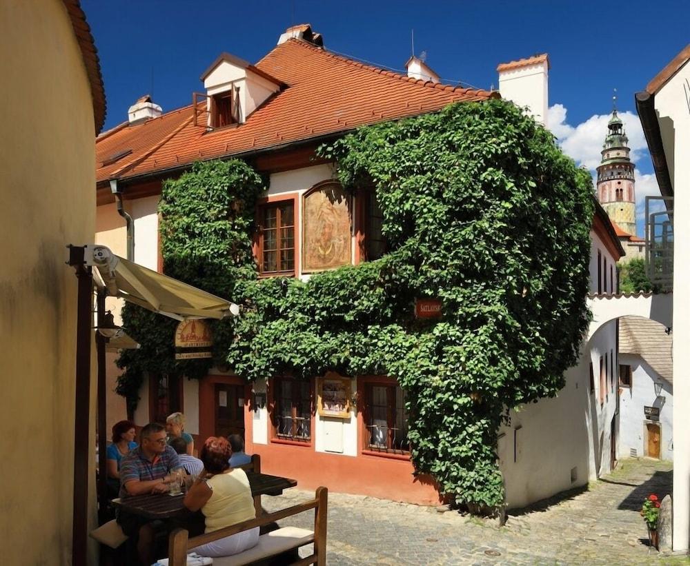 Castle View Apartments