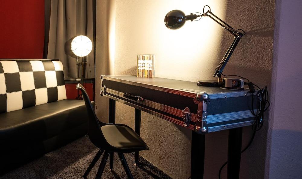 Engel Hotel and Diner