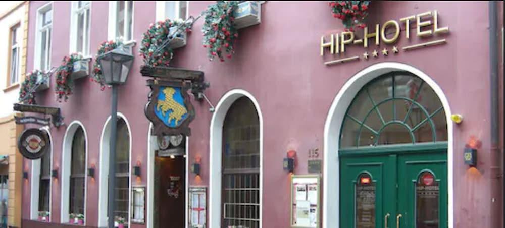 Hip-Hotel