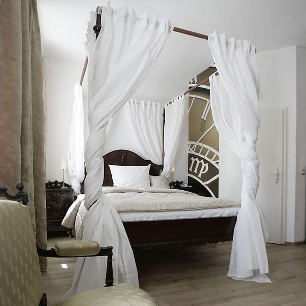 Hip-Hotel