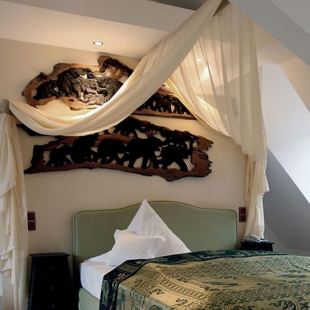 Hip-Hotel