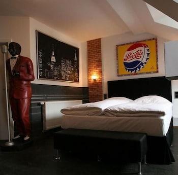 Hip-Hotel