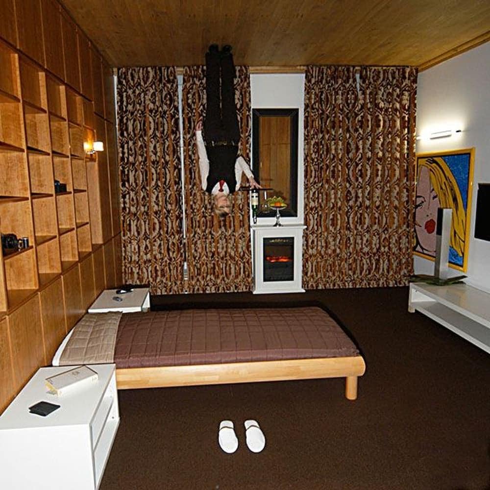 Hip-Hotel