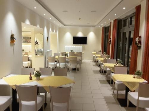 Alpha Hotel