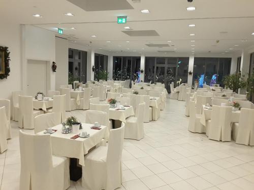 Alpha Hotel