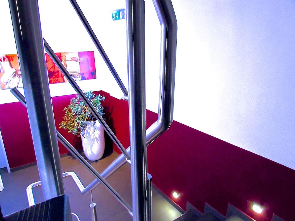 Hotel 108