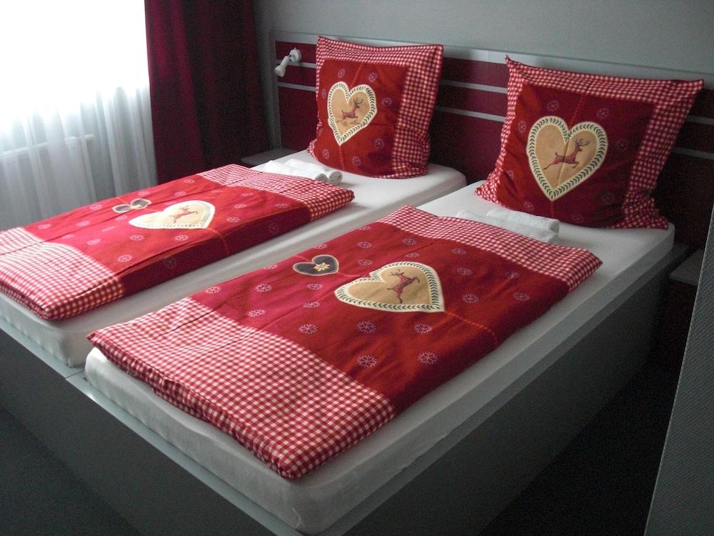 Hotel 108